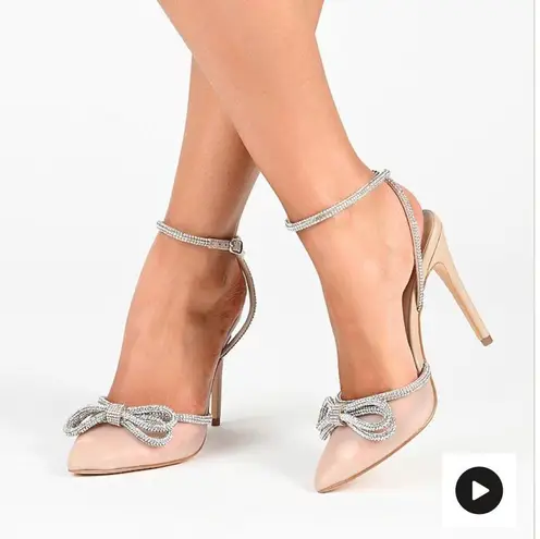 Journee Collection Elegant Silver Women's Heels with Bow Detail