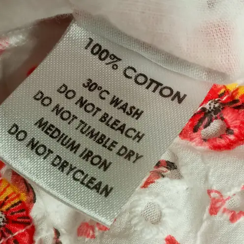 NWT Red and White Smocked Puff Sleeve Blouse with Tie Front Size M