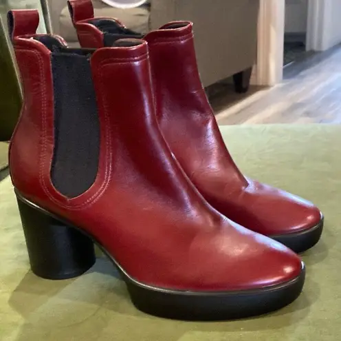 Ecco Red Ankle Boots with Elastic Panels and Chunky Heel