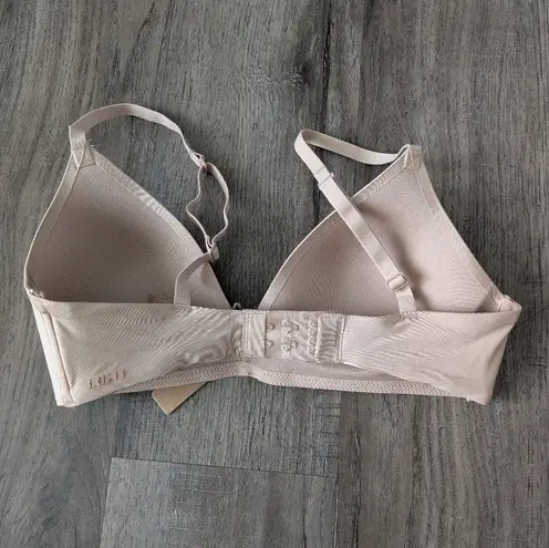 SKIMS Wireless Form Tshirt Bra Sz 32b New With Flaw