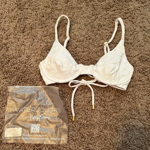 Kenny Flowers ‼️ White Floral Jacquard Underwire Bikini Top‼️