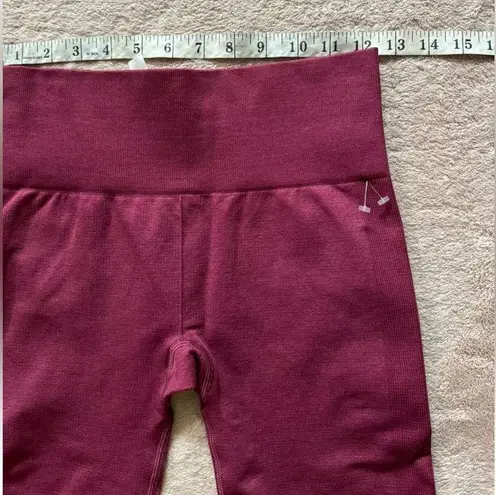 Lululemon  Womens Seamlessly Street Compression Capri Leggings Maroon Ombre Sz 6