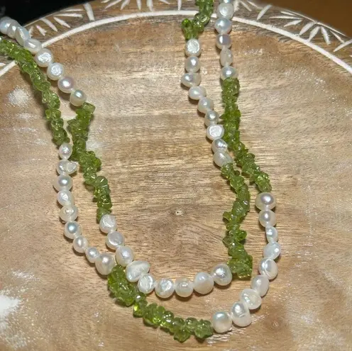 infinity NWOT Genuine White Pearls & Green Peridot Chip  Wrap Necklace