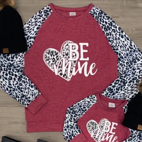 Be Mine Valentine’s Day long sleeve top size Small Red