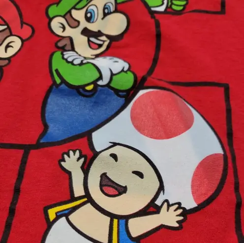 Nintendo 2022 Super Mario Shirt Size XL Super Mario Brother's Graphic Print Tee Unisex