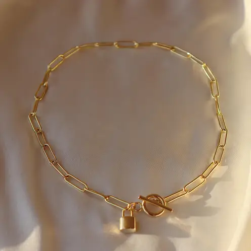 Boutique Mini Lock And Toggle Choker On Paperclip Chain 14 Inches