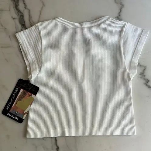 Seamless White Notch Cap Sleeve Shirt