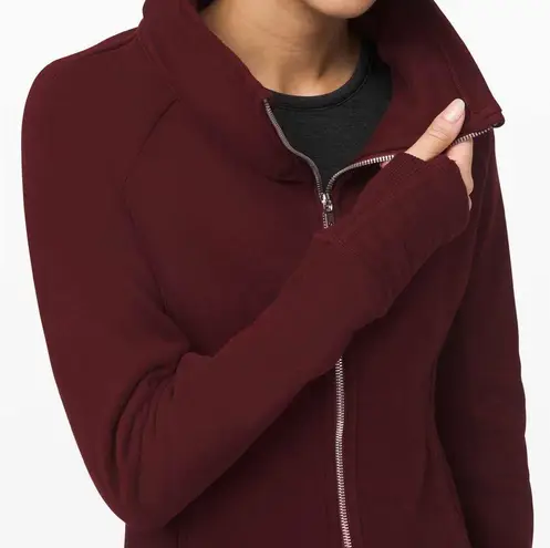 Lululemon  Radiant Jacket II in Garnet sz 4