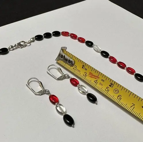 Black & Red Beaded Pierced Dangle Earrings & Necklace 19 1/2 Inch