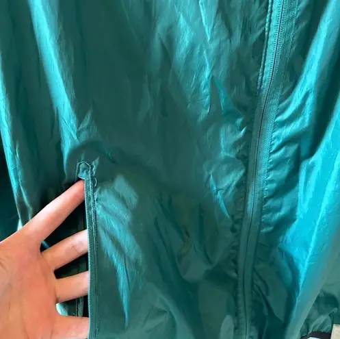 Avalanche green windbreaker rain jacket