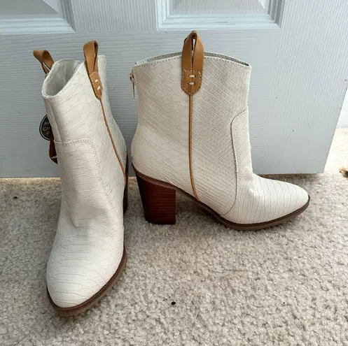 MIA White Zip-Up Booties