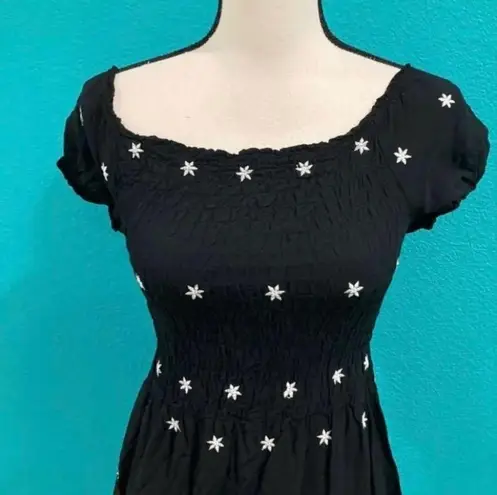 Love Tree  black dress, can be worn off the shoulder