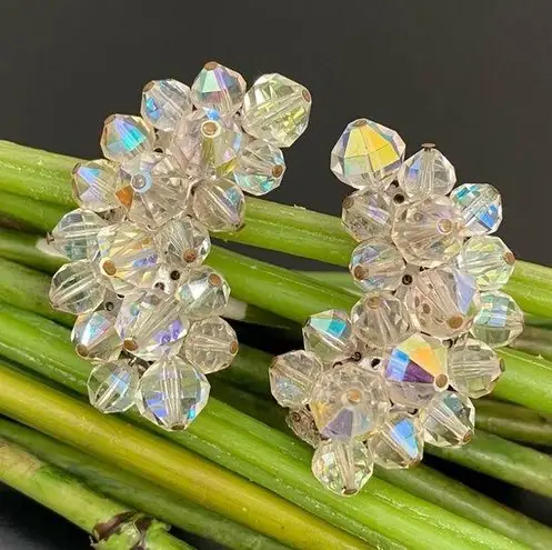 Vintage 50’s LAGUNA Faceted AB Crystal Aurora Borealis Crawler Clip On Earrings White