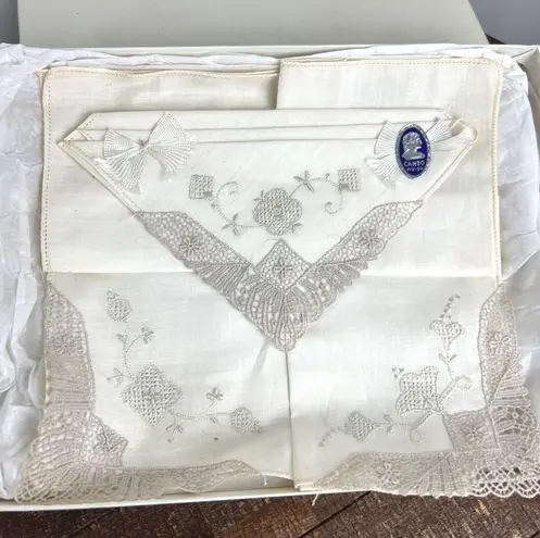 Vintage Embroidered Handkerchiefs Set in Box Lace Trim Cameo Finish Set of 3 White Size undefined - Image 1