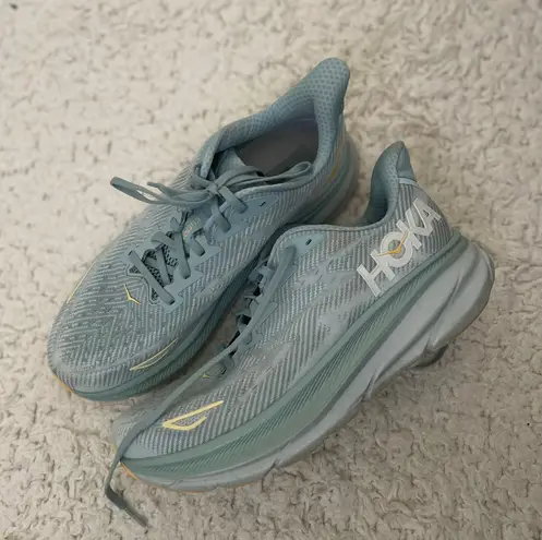 Hoka One One Clifton 9 Women’s Size 10B Blue Ice