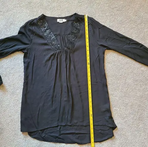 Molly Bracken Women's Size M / L Top V Neck Embroidered Sequin Boho Flowy