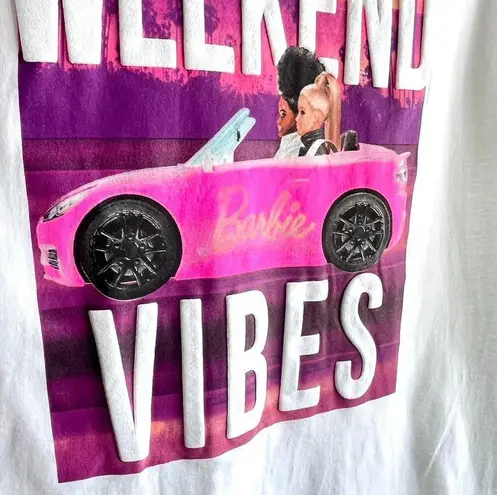 Barbie Car T SHIRT Large Weekend Vibes Puff Letters 100% Cotton Tee Gilden NWOT
