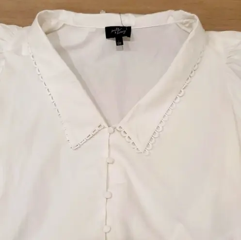 The Vintage Shop NWT! White Vintage Look Puffy Sleeves Crop Top