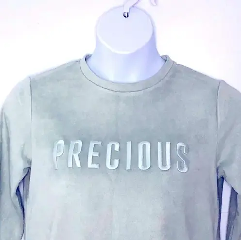 max Crew Neck Faux Suede Textured PRECIOUS Embroidered Sweatshirt size Medium Green