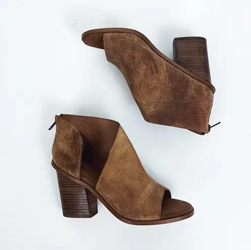 Diba True Honey Suckle Block-Heel Leather Sandals in Tan | Size 7