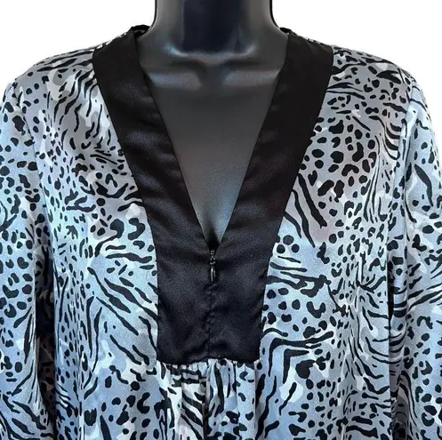 Oscar de la Renta Vintage Pink Label Leopard Print Long Sleeve Nightgown Robe.