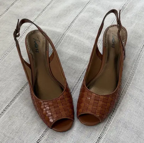 Trotters Brown Woven Slingback Peep Toe Heels Size 8