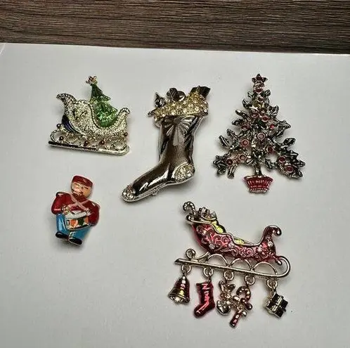 Santa’s Sleigh, Nutcracker, Stocking Christmas Tree Brooch Pin Lot Of 5