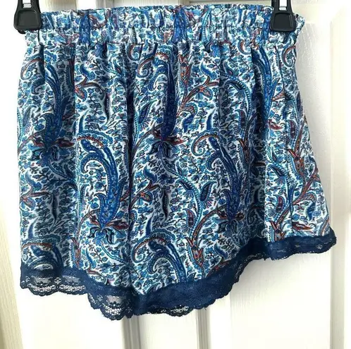 Lush Clothing Lush (Nordstrom) blue lace shorts S