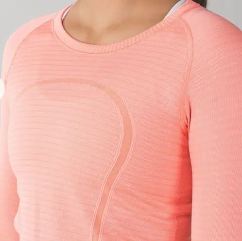 Lululemon  Swiftly Tech Long Sleeve Crew Heathered Very Light Flare Top, Size 6