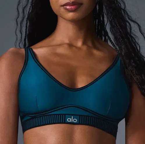 Alo Yoga Airlift Line Up Bra Eclipse Blue M