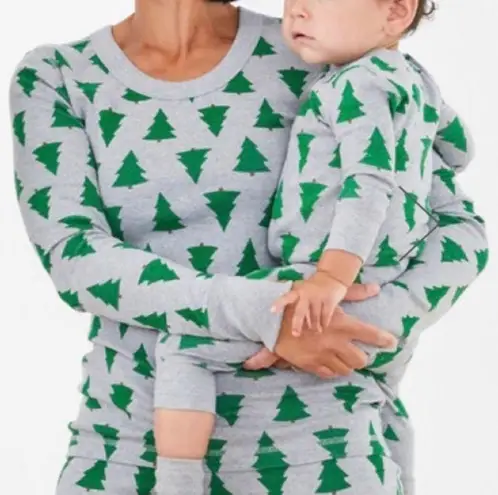 Hanna Andersson Tannenbaum Christmas tree holiday print scoop neck pajama top Size L