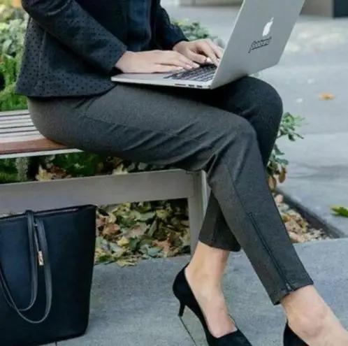 Betabrand Skinny Leg Cigarette Dress
Pant Yoga Pants in Charcoal Gray