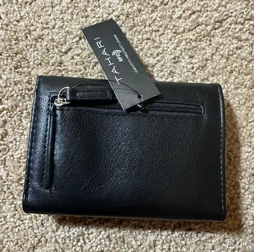 Tahari Wallet