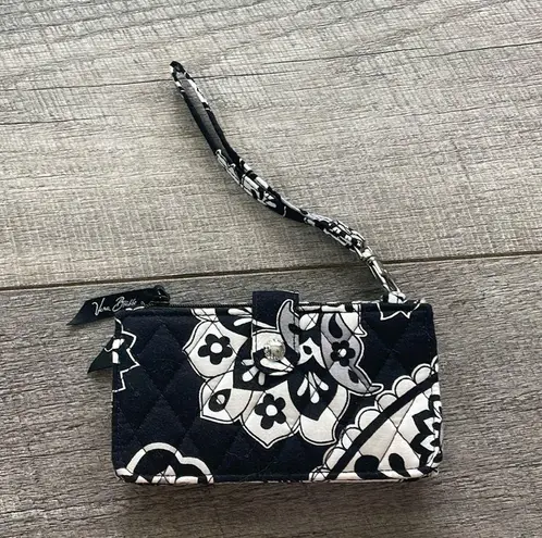 Vera Bradley Black and White Floral Preppy Printed Smartphone Wristlet