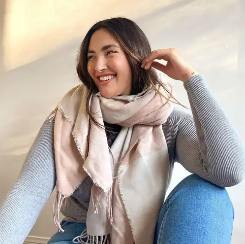 SOIA & KYO • Yadira Woven Scarfigan wrap shawl poncho scarf pink beige fringed