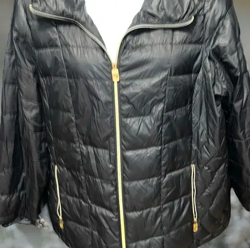 Michael Michael Kors lightweight black packable puffer jacket. Size undefined