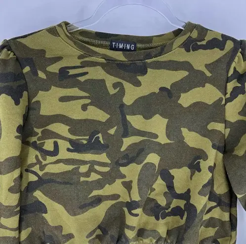 Timing  Long-sleeve Cropped Sweatshirt Camo Print Boxy Fit Size M