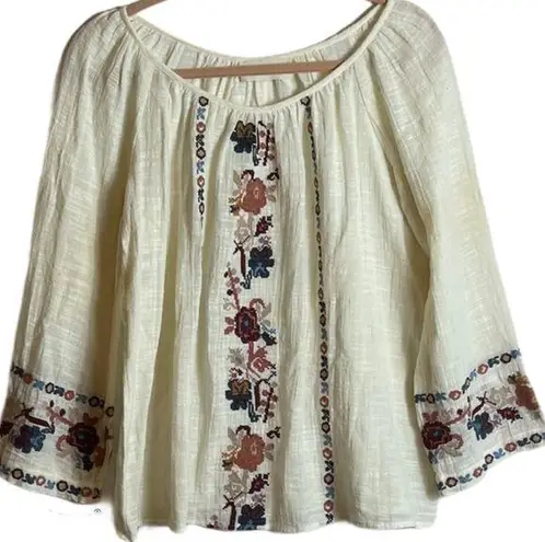 Love Sam  Floral Embroidered Top Size Small
