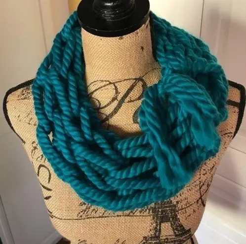 Handmade Mun and Me Fashion Knit Scarf Green Teal Chunky Infinity Scarves NWT