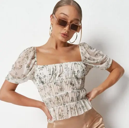 Missguided ✨ 
cream ruched front floral milkmaid top✨