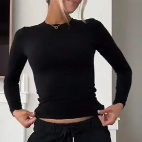 SKIMS Long Sleeve T-Shirt M