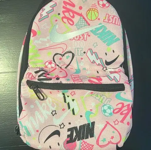 Nike  lunchbox