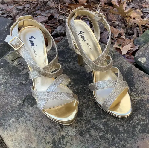 Fioni Nights Gold Sparkle Shoes - Size 6.5