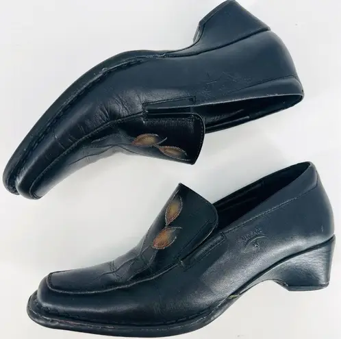 Pikolinos  Black Loafers with Leaf Design Size 5