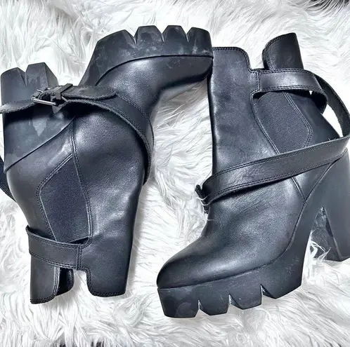 Ash 🩷HP🩷 | Lug Tank Cleated Sole Boots Leather Chelsea Buckle Combat | 9, 40