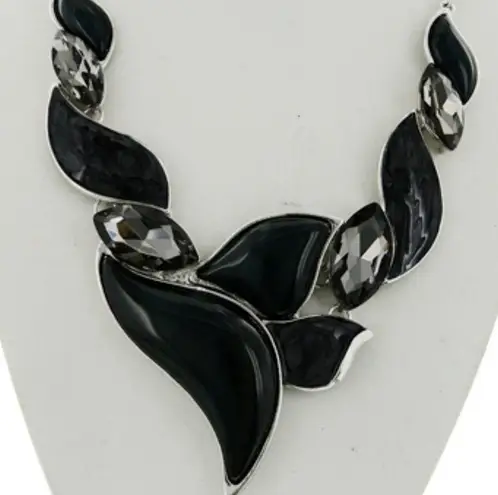 SILVER TONE BLACK STATEMENT NECKLACE & EARRINGS