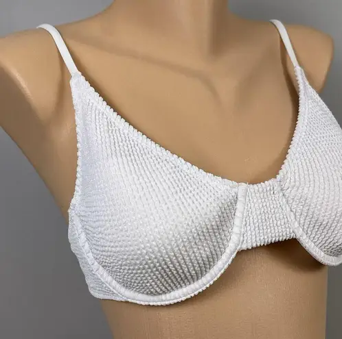 New Cyn & Luca Bikini Top White Pucker Ribbed Size Medium Underwire Bra Juniors