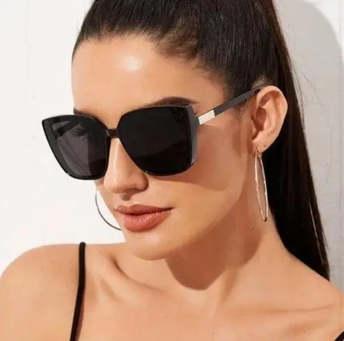 Black Oversized Sunglasses Square Retro Style New with Case
