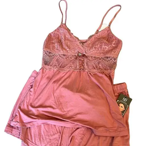 Daisy Fuentes  NWT pajama set