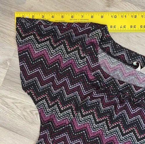 6 Degrees Purple, Black, Blue, Gray Chevron Print Knit Short Sleeve Shirt Size L